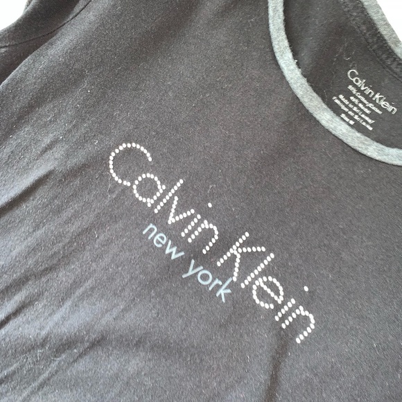 Calvin Klein tee - Picture 2 of 4